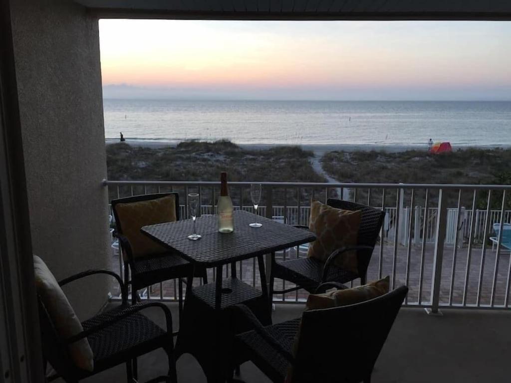 Ow 202 - Entire Oceanfront Condo - 2 Bedroom And 2 Bath Indian Rocks Beach Exterior foto