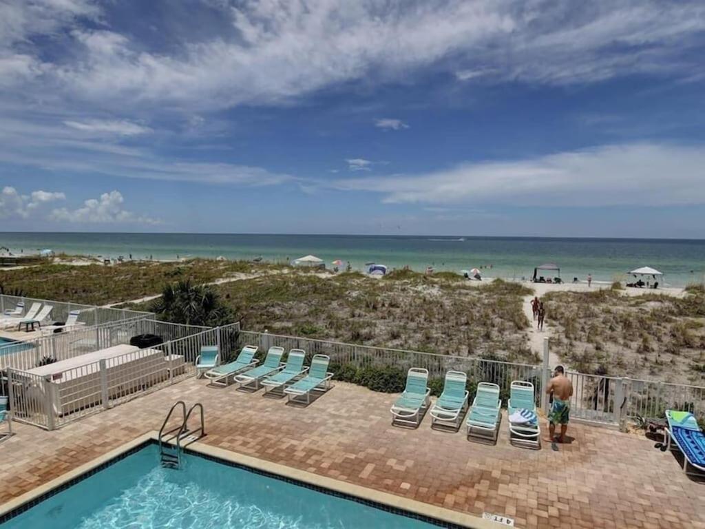 Ow 202 - Entire Oceanfront Condo - 2 Bedroom And 2 Bath Indian Rocks Beach Exterior foto