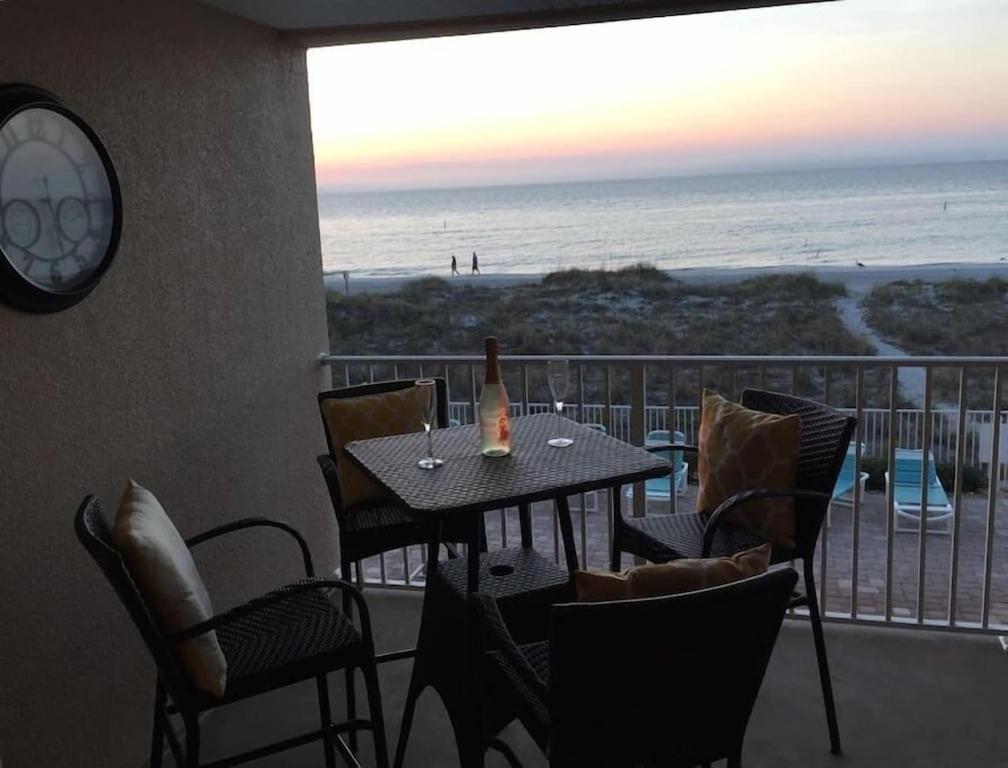 Ow 202 - Entire Oceanfront Condo - 2 Bedroom And 2 Bath Indian Rocks Beach Exterior foto