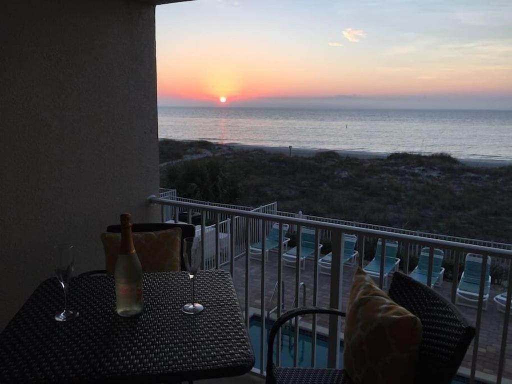 Ow 202 - Entire Oceanfront Condo - 2 Bedroom And 2 Bath Indian Rocks Beach Exterior foto